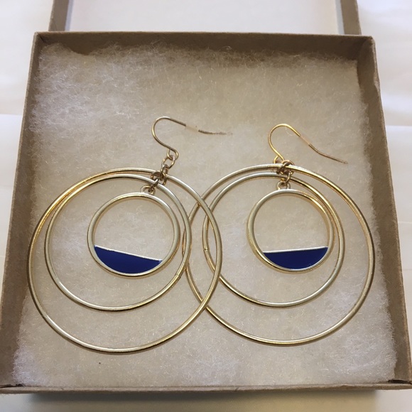 Jewelry - 📍Tri-Circle Earrings
